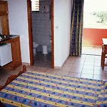 Tzevenos Hotel Apts